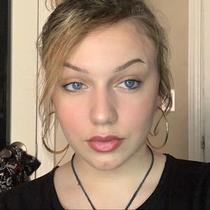 Meet your Posher, Gillian